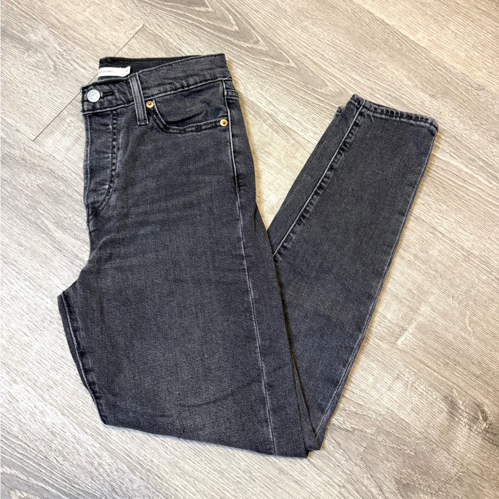 •LEVI STRAUSS• WEDGIE SKINNY JEANS